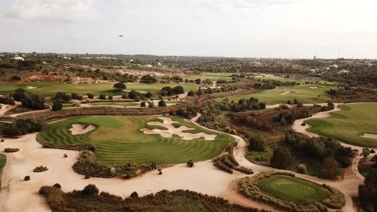 Amendoeira Golf Resort Faldo Golfplatz 006 Algarve Golfreisen