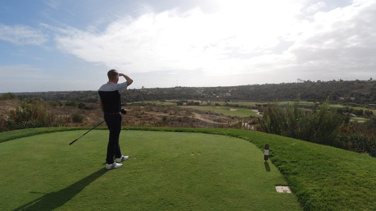 Wie punktet man auf dem preisgekrönten Faldo Golfplatz?