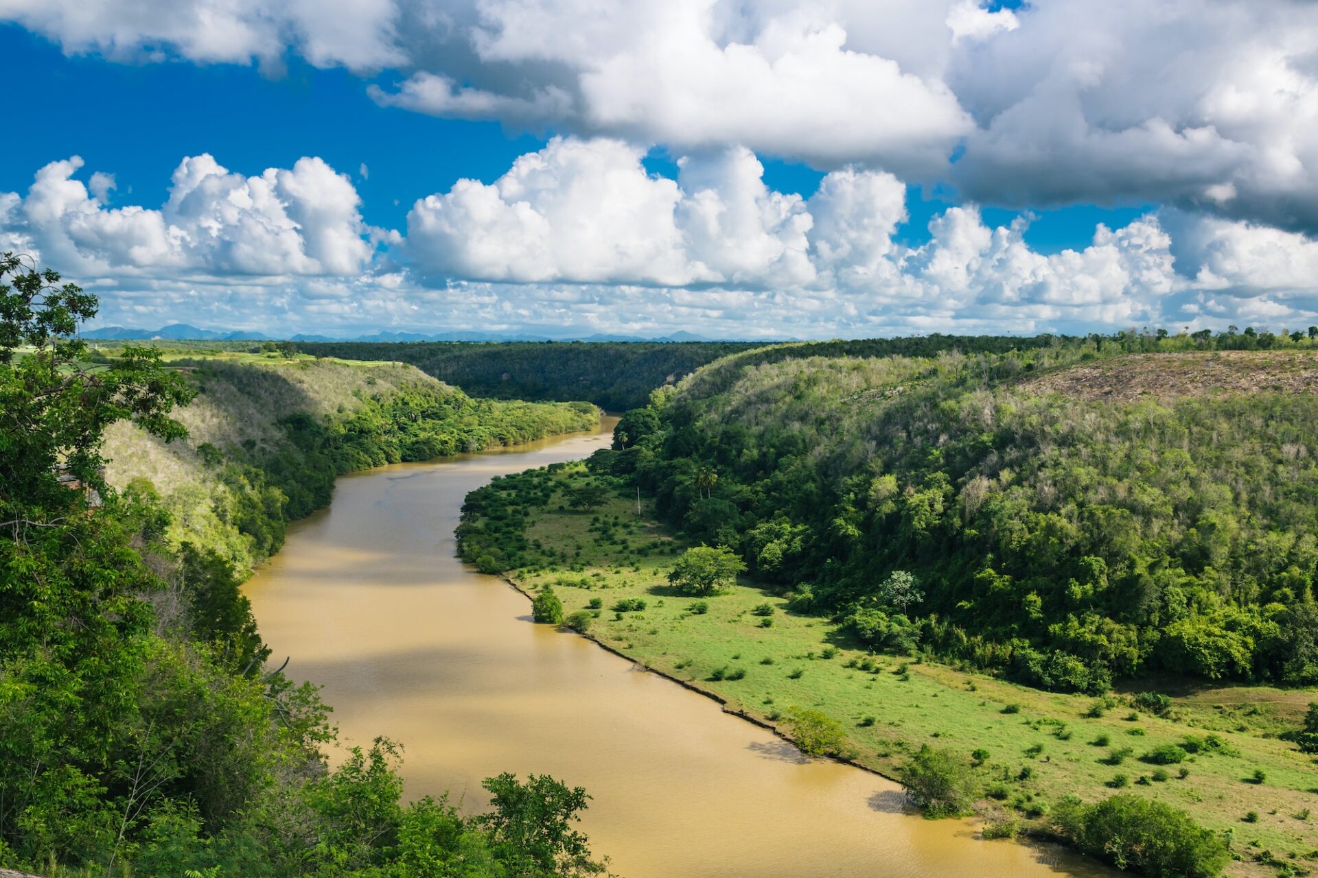 Tropischer Fluss Chavon, Dominikanische Republik.