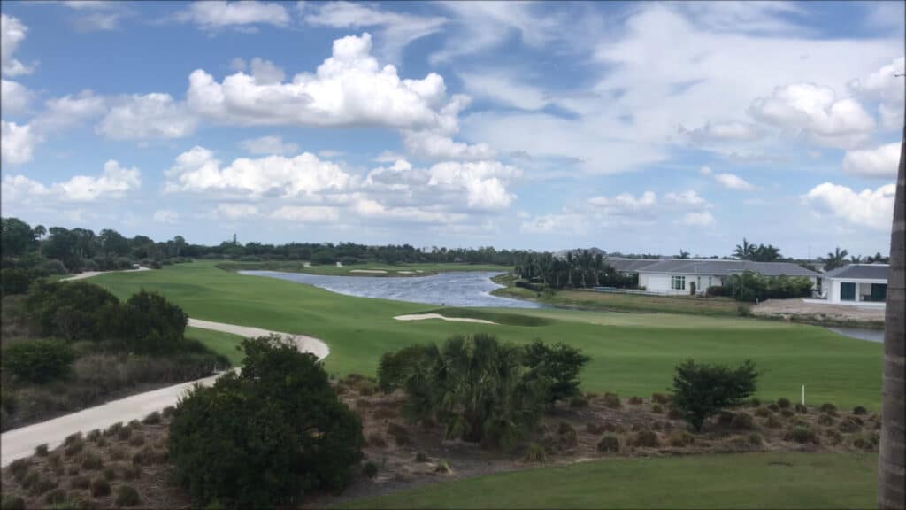 Blick von der Clubterrasse auf den Golfplatz des TPC Treviso Bay Golf Club