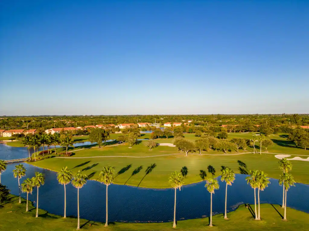Luftaufnahme des Lago Mar Country Club in Plantation Florida