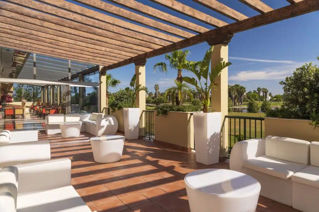 30 Lobby bar terrace All Inclusive Golfreisen
