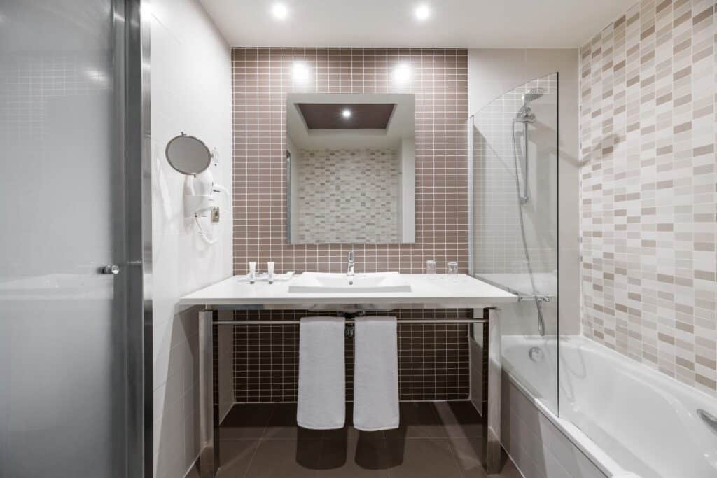 Elba Costa Ballena Beach & Thalasso Resort, Cádiz 9 Double room Bathroom Golfreisen