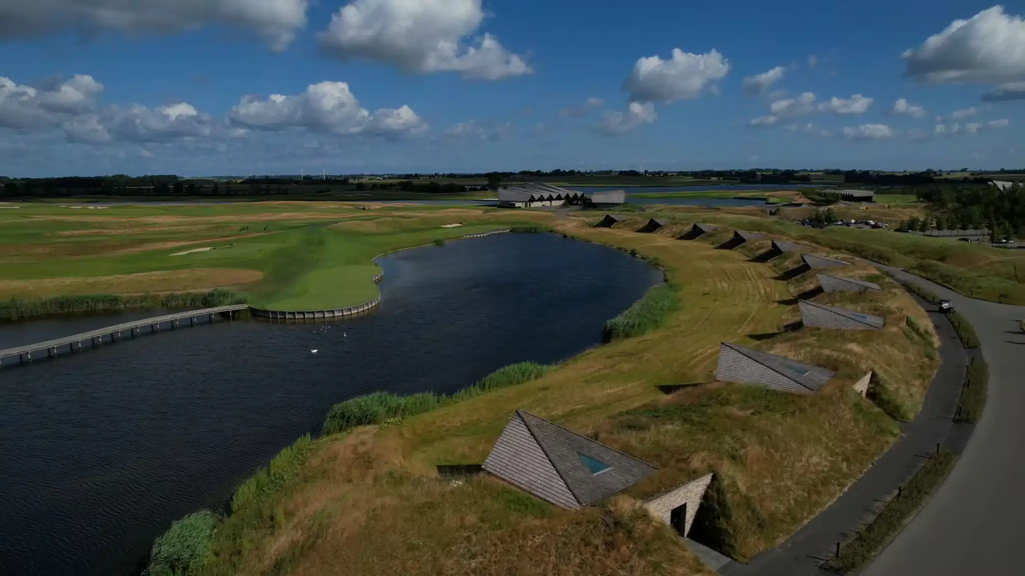 Die Hobbit-Häuser des Great Nortern Golfresort in Dänemark