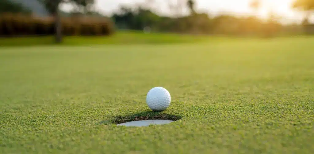 PGA Pro Marcel Schneider ist ROBINSONs Golf-Botschafter