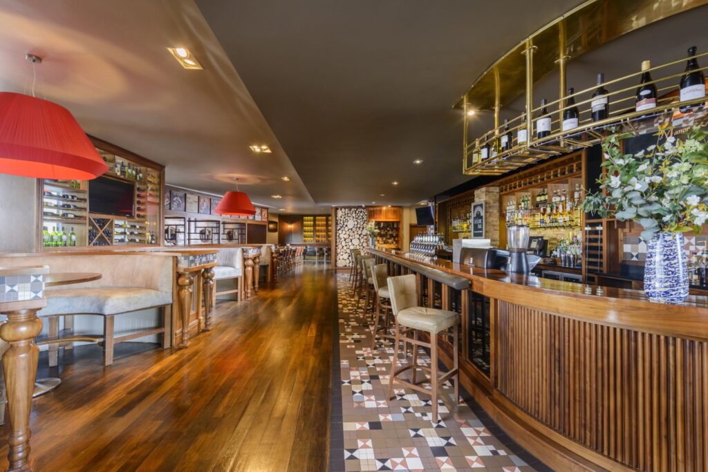 Golf in Kerry: The Ashe Hotel & Manor West Manor West Hotel Mercantile Bar Bistro3680x2456 Golfreisen