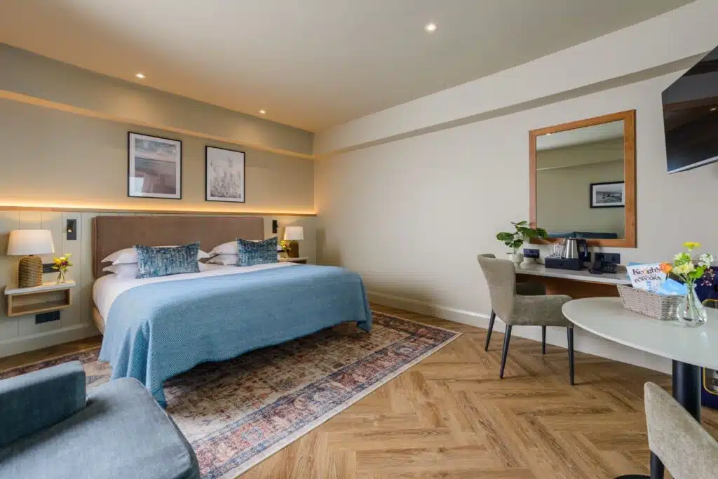 Golf in Kerry: The Ashe Hotel & Manor West Global Golf Reisen Irland 28 Golf in Kerry: The Ashe Hotel & Manor West Manor West Hotel Superior Bedroom2048x1367 Golfreisen