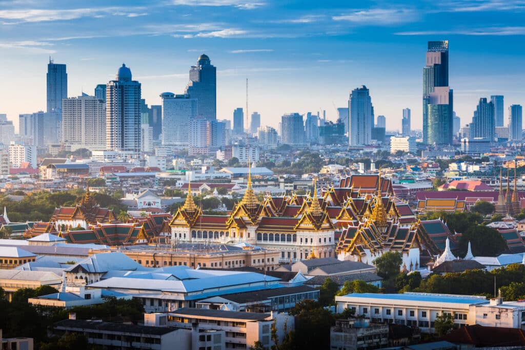 Sonnenaufgang mit dem Großen Palast von Bangkok, Thailand