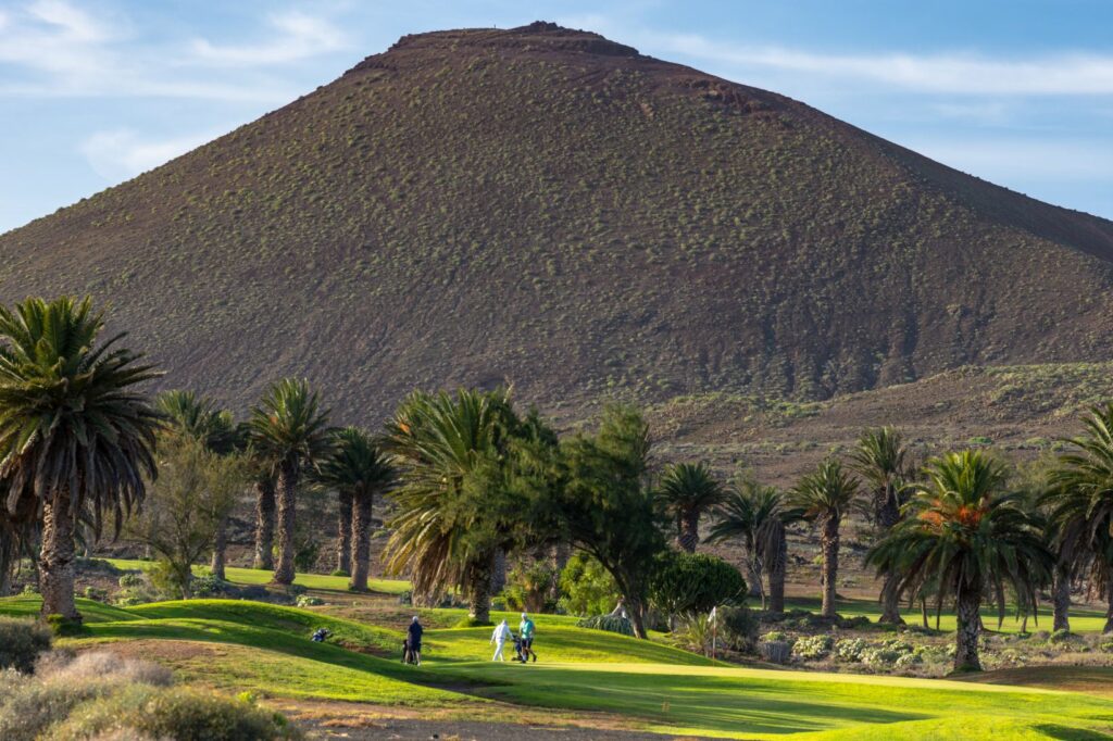 Golfurlaub Lanzarote: Zwei Plätze, ein Vulkan-Paradies Costa Teguise Golf 7 Lanzarote Golf Costa Teguise