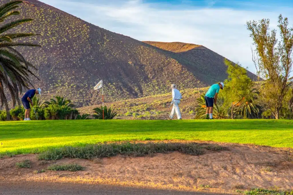 Golfurlaub Lanzarote: Zwei Plätze, ein Vulkan-Paradies Costa Teguise Golf 9 Lanzarote Golf Costa Teguise