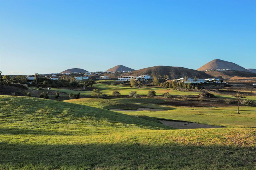 Golfurlaub Lanzarote: Zwei Plätze, ein Vulkan-Paradies Costa Teguise Golf 12 Lanzarote Golf